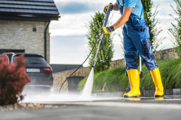 Best Sidewalk Pressure Washing  in Coalinga, CA